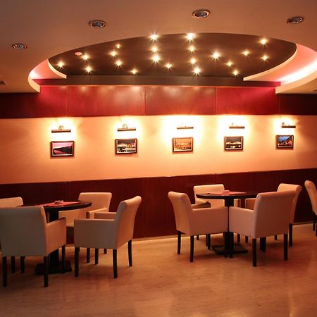 Hotel Praha Uzjhorod Eksteriør billede