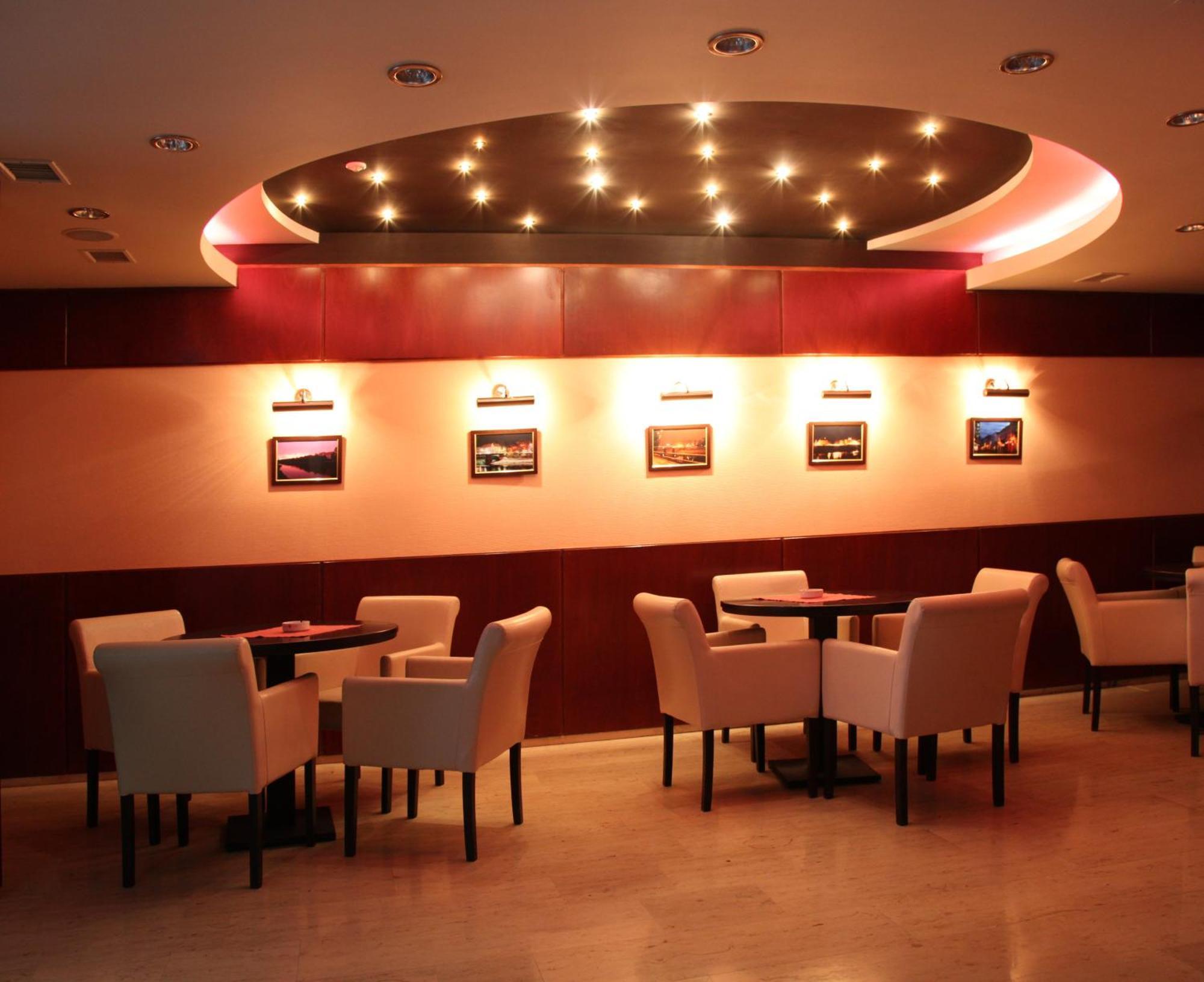Hotel Praha Uzjhorod Eksteriør billede