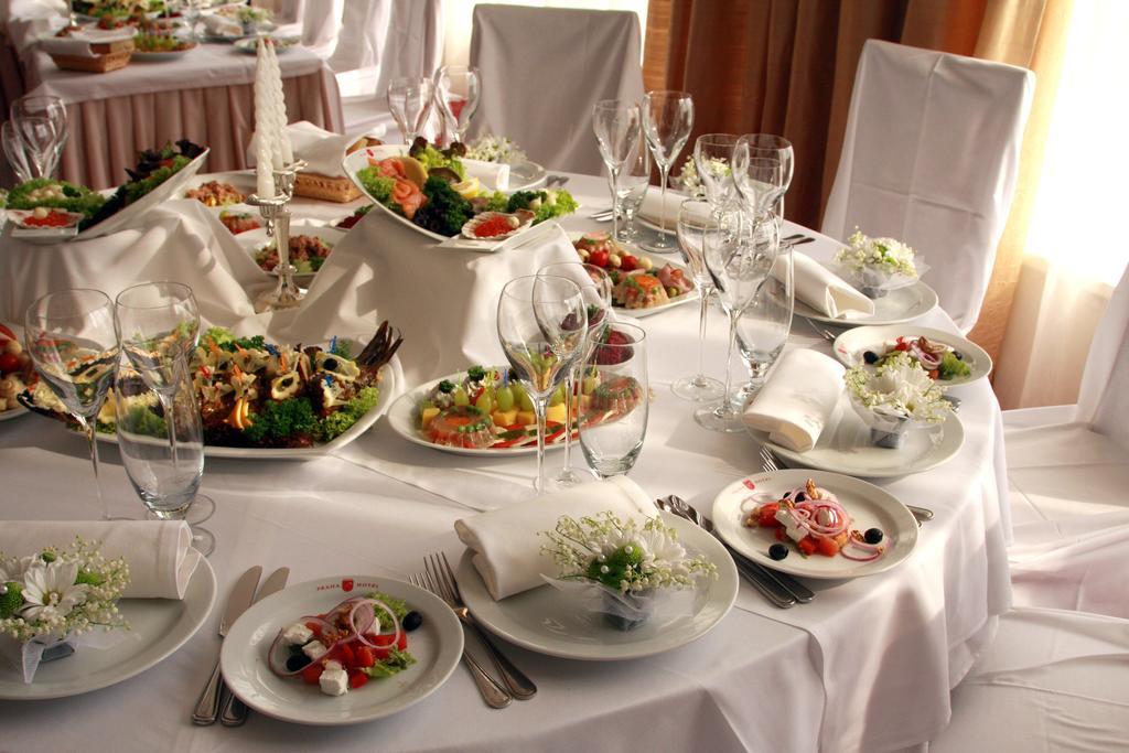 Hotel Praha Uzjhorod Eksteriør billede