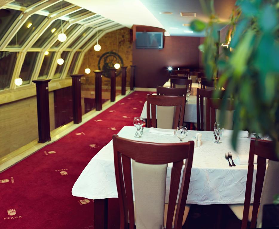 Hotel Praha Uzjhorod Eksteriør billede