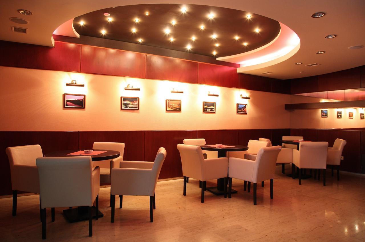 Hotel Praha Uzjhorod Eksteriør billede
