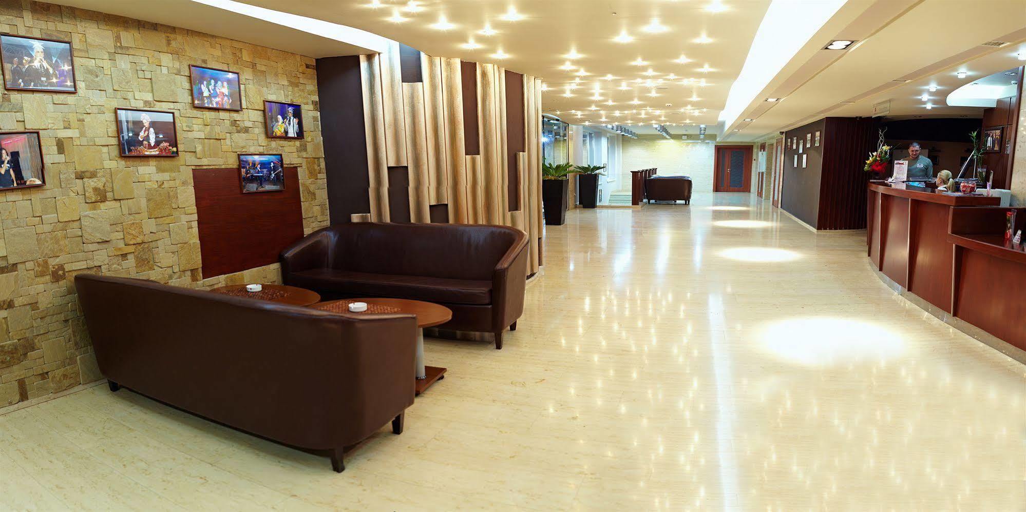 Hotel Praha Uzjhorod Eksteriør billede