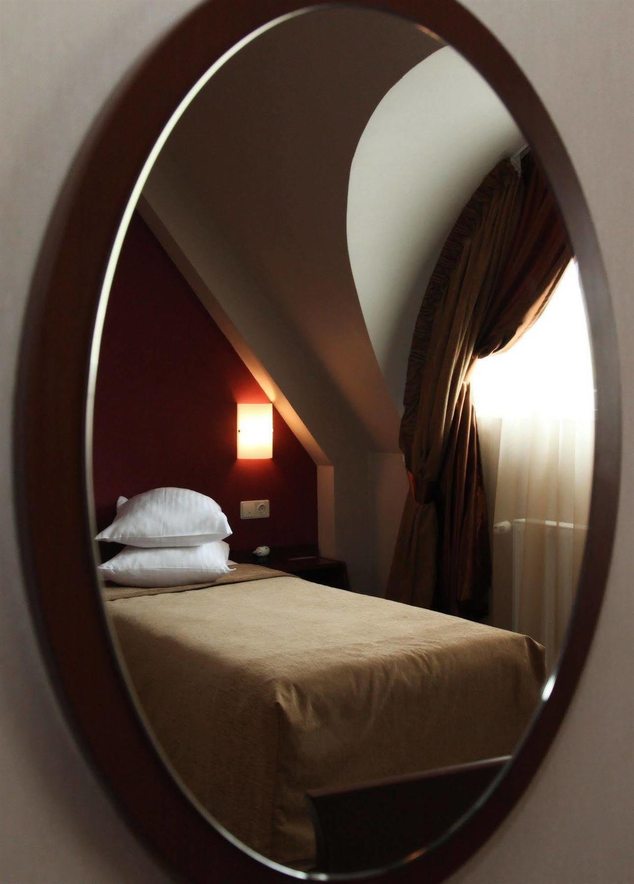 Hotel Praha Uzjhorod Eksteriør billede