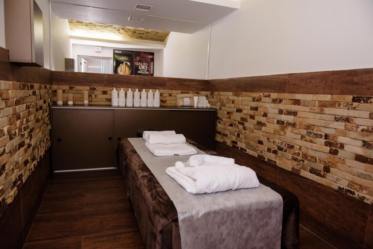Hotel Praha Uzjhorod Eksteriør billede